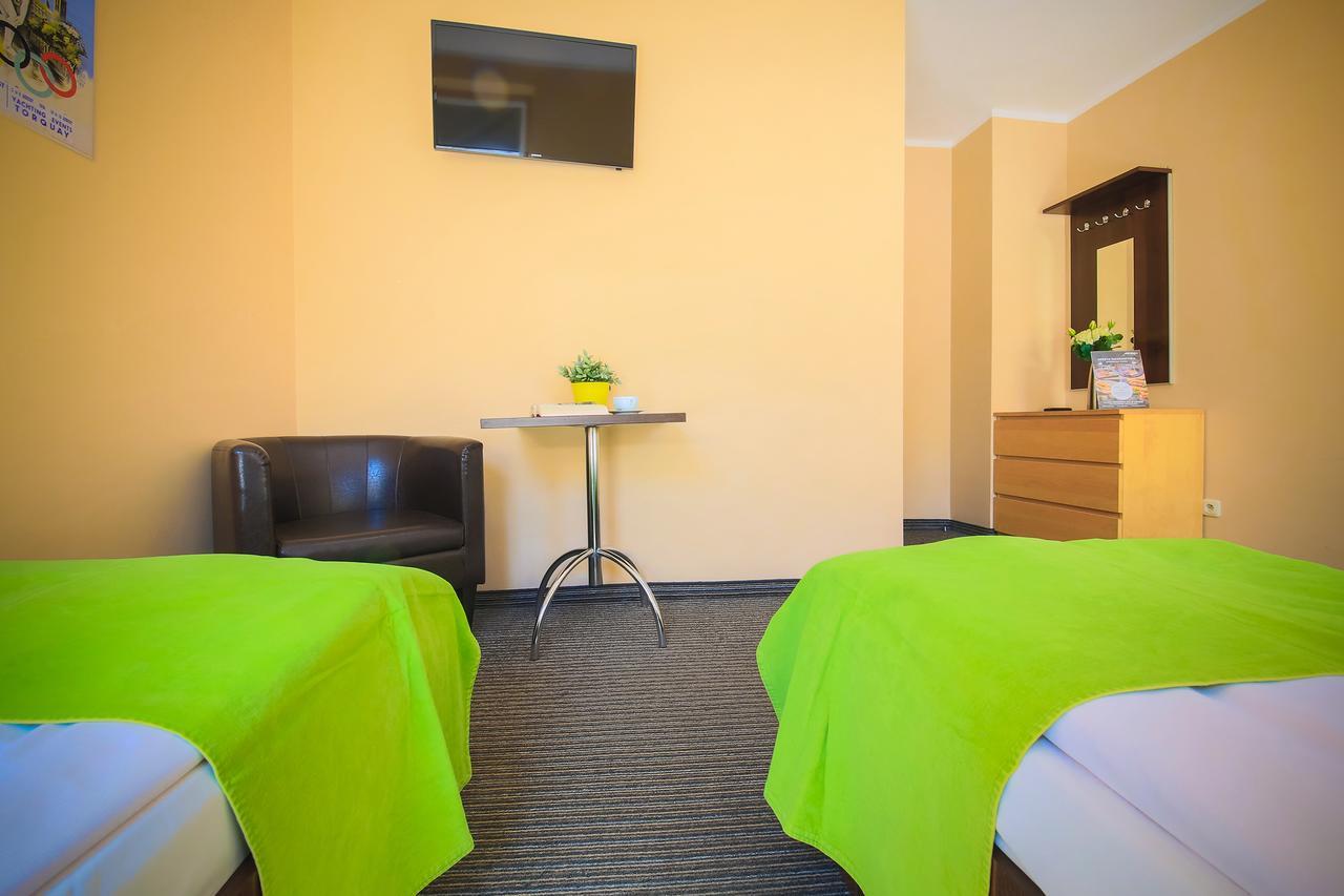 Glow Hostel Βρότσλαβ Εξωτερικό φωτογραφία