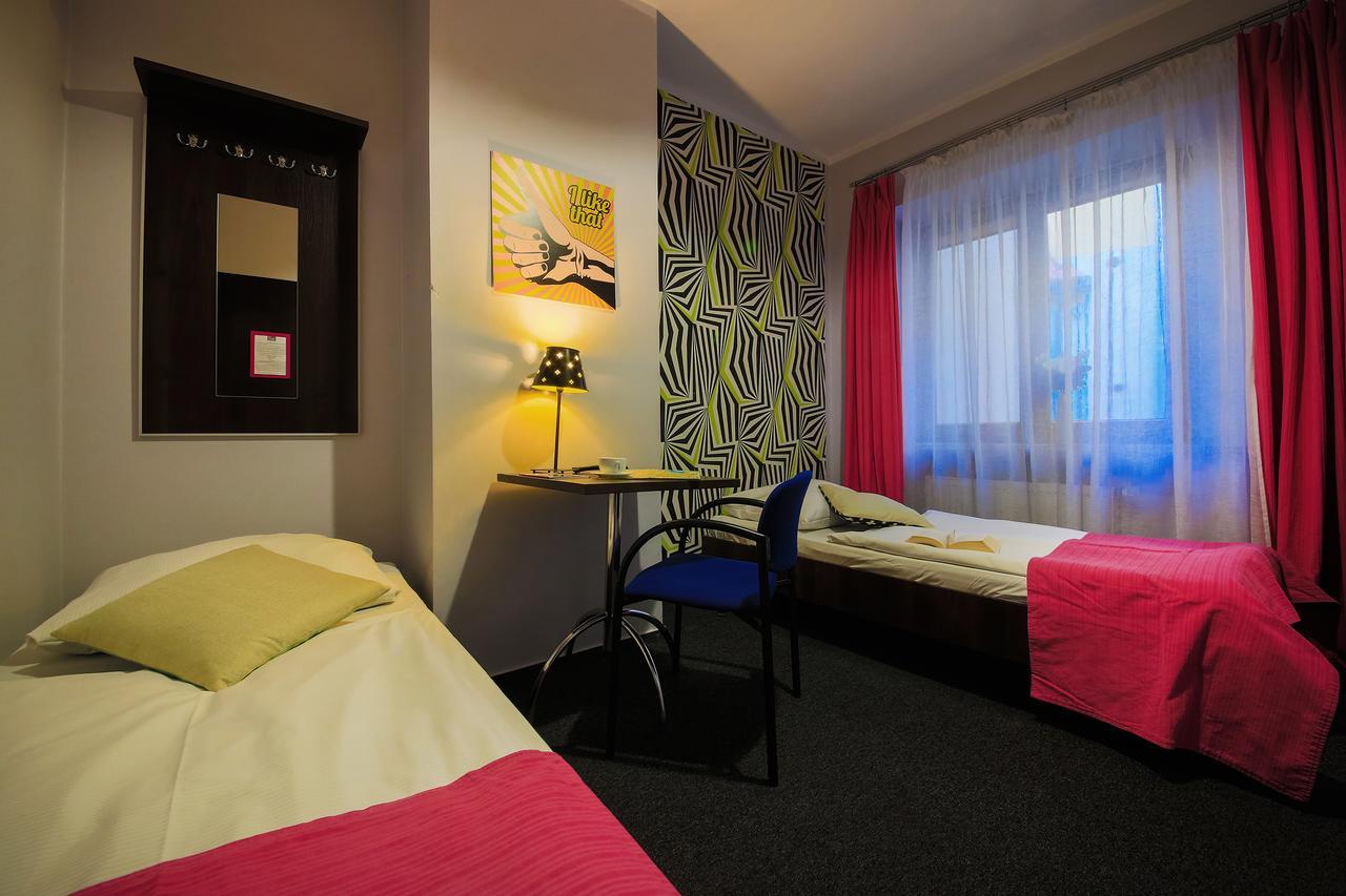Glow Hostel Βρότσλαβ Εξωτερικό φωτογραφία