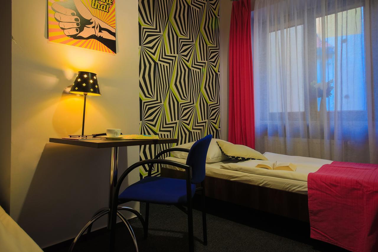 Glow Hostel Βρότσλαβ Εξωτερικό φωτογραφία