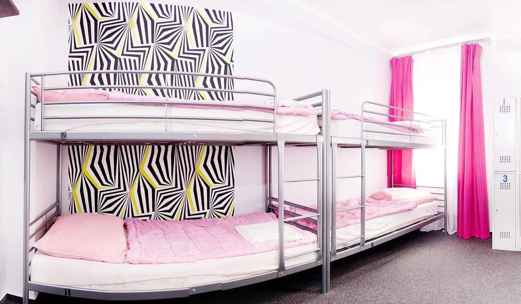 Glow Hostel Βρότσλαβ Εξωτερικό φωτογραφία