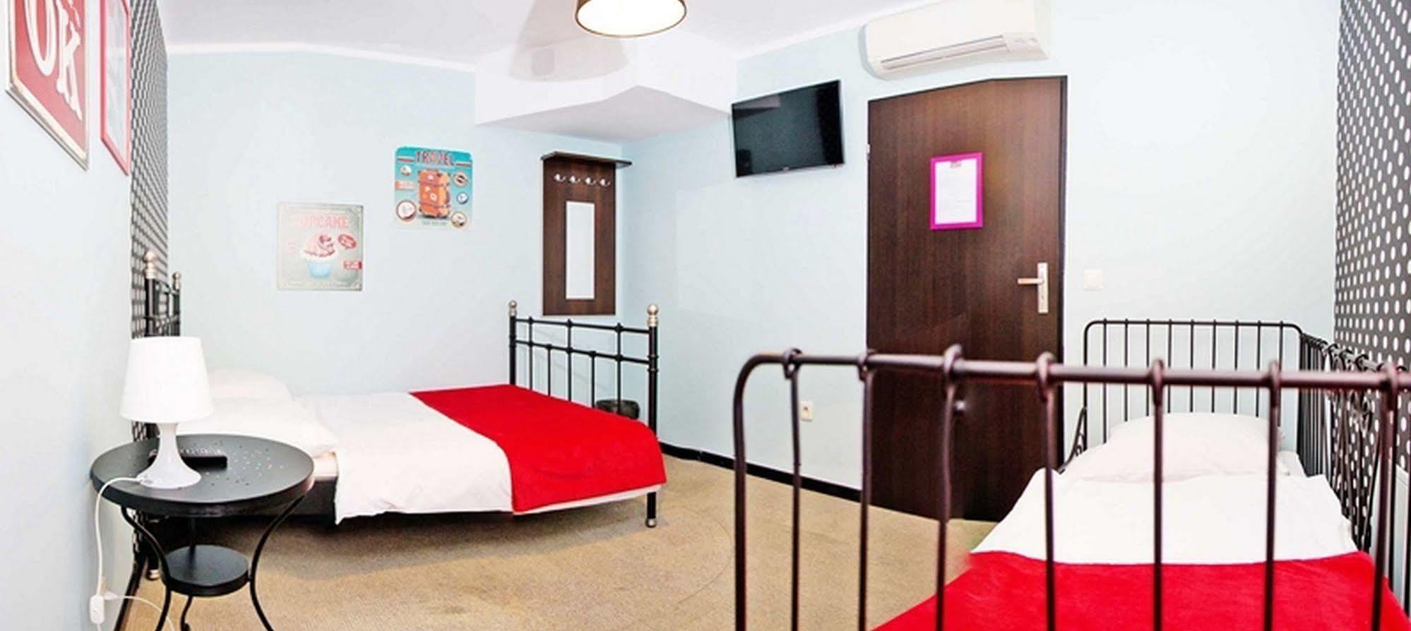 Glow Hostel Βρότσλαβ Εξωτερικό φωτογραφία